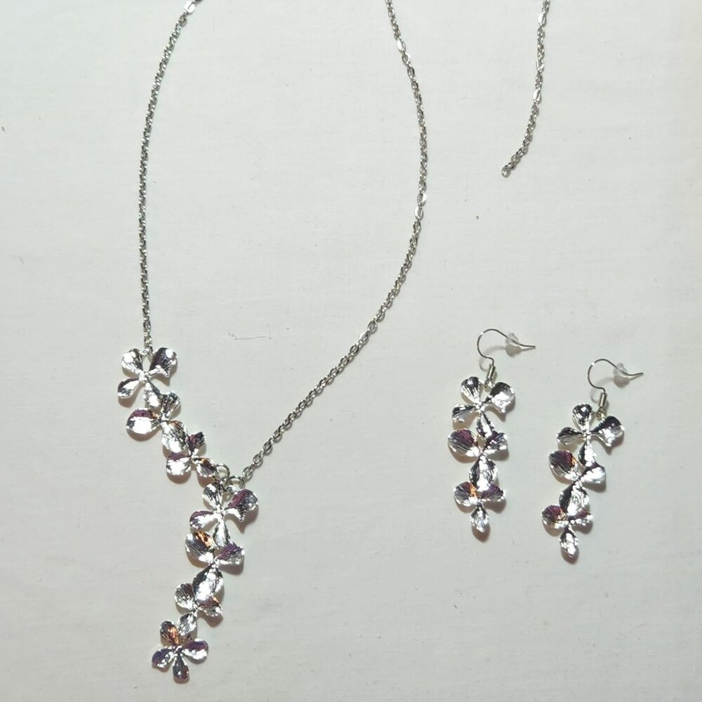 THREE FOR $20 Floral Y shaped necklace & earrings silver tone NWOT